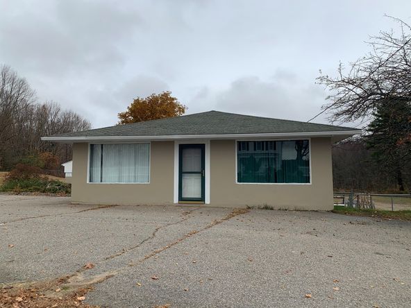 32 W Main St, Brookfield, MA 01506